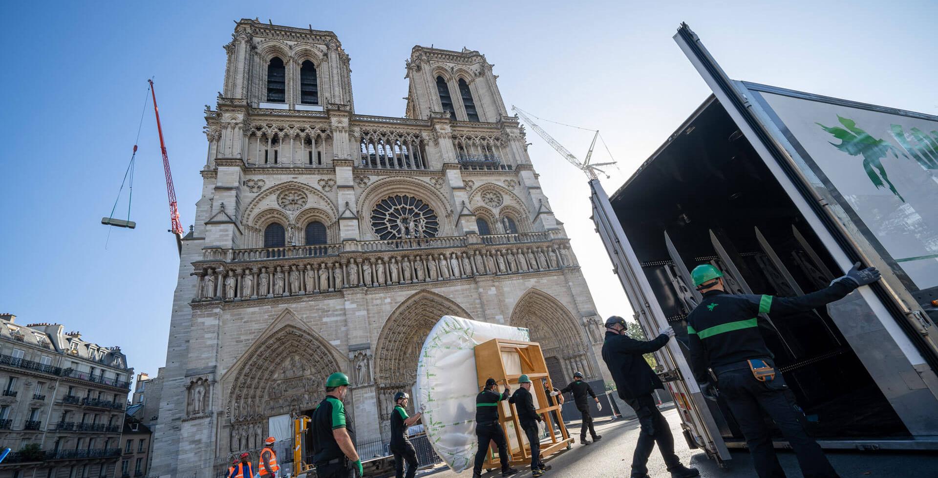 La préservation et la réinstallation des œuvres de la Cathédrale Notre-Dame de Paris