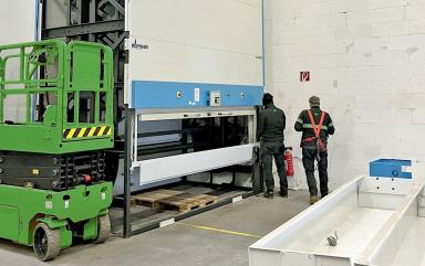 Disassembly and evacuation of two vertical storage systems in Germany
