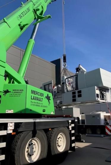 Handling and lifting of industrial presses near Lyon