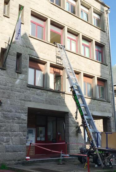 Déménagement administratif à Rennes avec location de monte-meuble