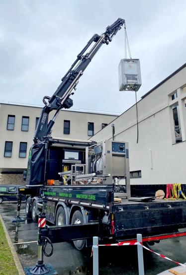 Handling of medical equipment in Southwest of France