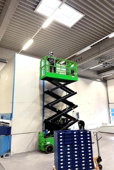 Disassembly and evacuation of two vertical storage systems in Germany