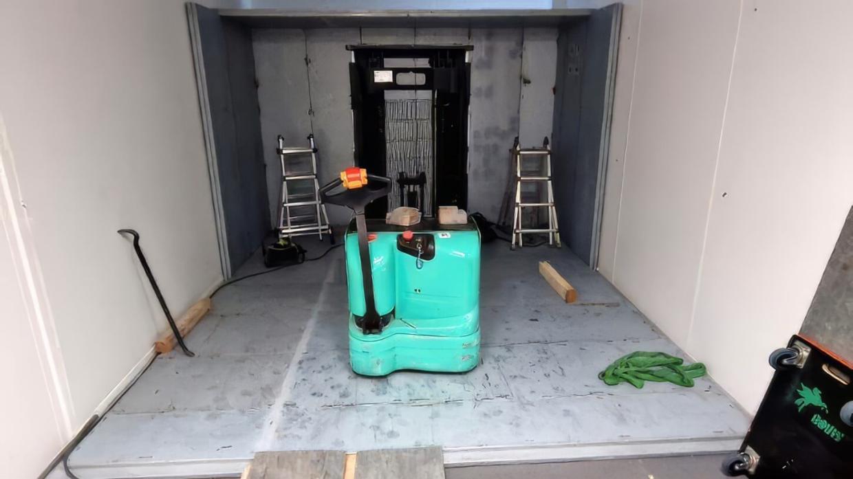 Vault Handling near Bordeaux 