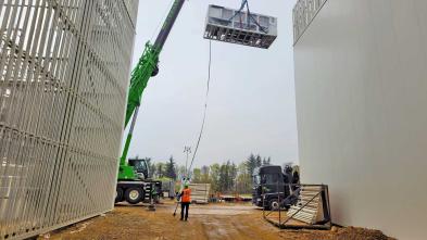 Manutention de groupes froids industriels en toiture dans le Val-d'Oise (95, IDF)